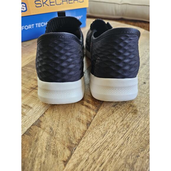 Skechers Go Walk 6 Slip-Ins Women Sz 7 Black Valentina Hands Free Shoes - Picture 4 of 11